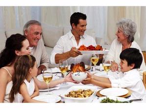 Makan Bersama Eratkan Keakraban Keluarga  Cekinfo Tips